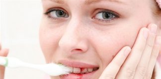 Is Bleeding Gums During Pregnancy a Sign of Periodontitis?